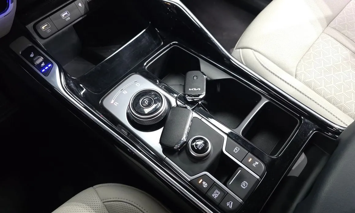 Kia Sorento — фото 9