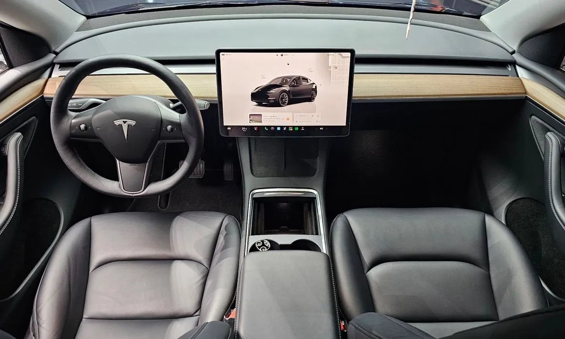 Tesla Model Y — фото 7