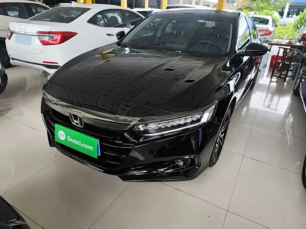 Honda Accord — фото 1