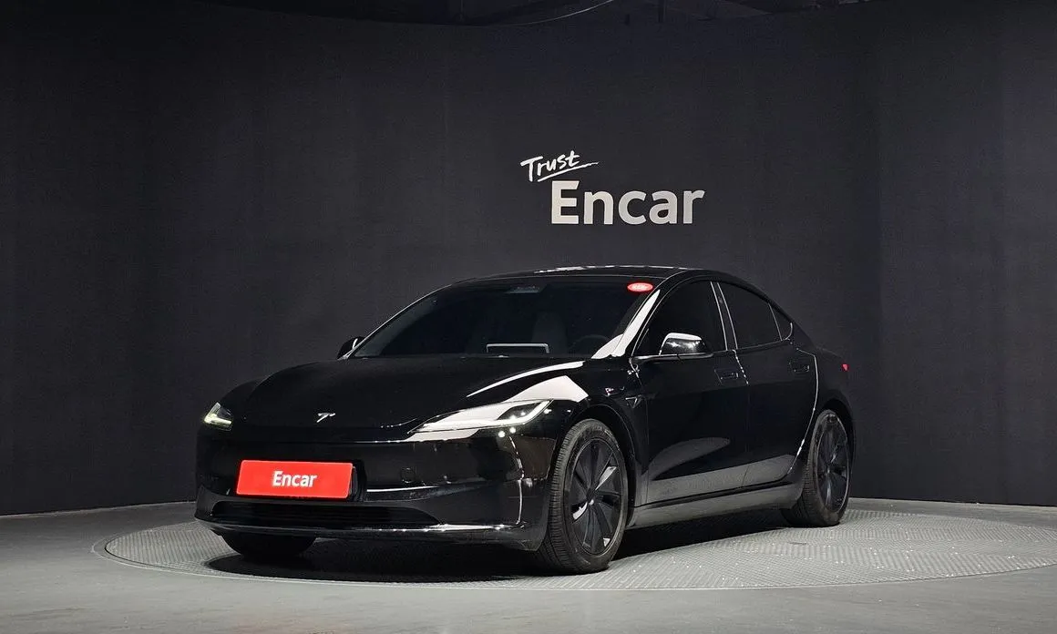 Tesla Model 3 — фото 1
