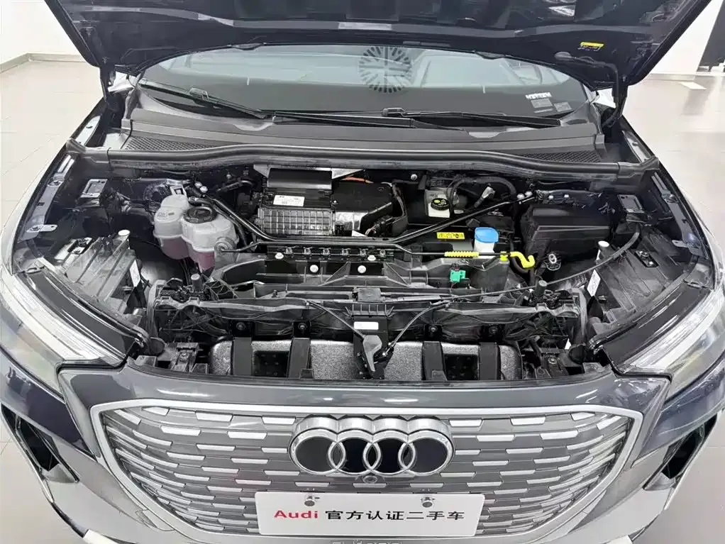 Audi Q4 e-tron — фото 10
