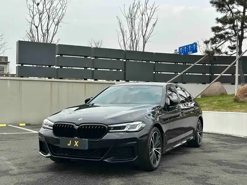 BMW 5 Series — фото 1