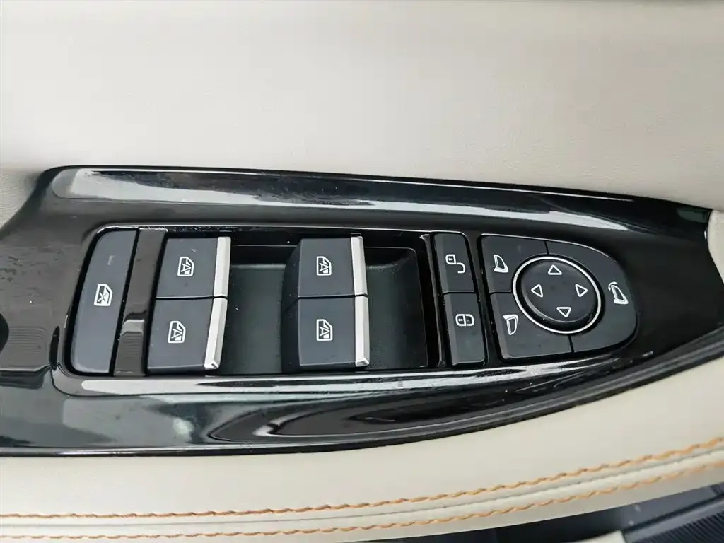 BYD PLUS New Energy — фото 6