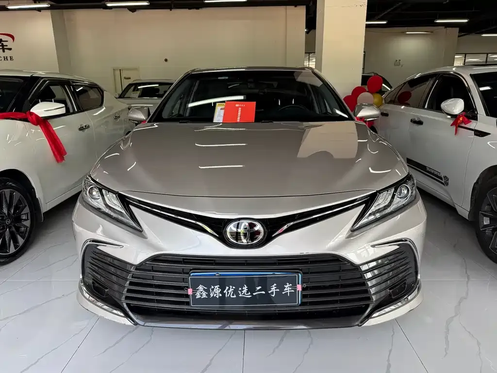 Toyota Camry — фото 9
