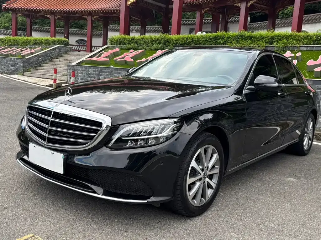 Mercedes-Benz C-Class — фото 1