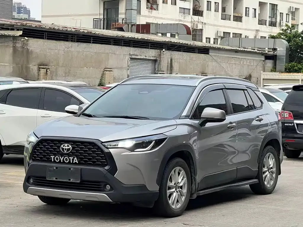 Toyota Corolla Cross — фото 1