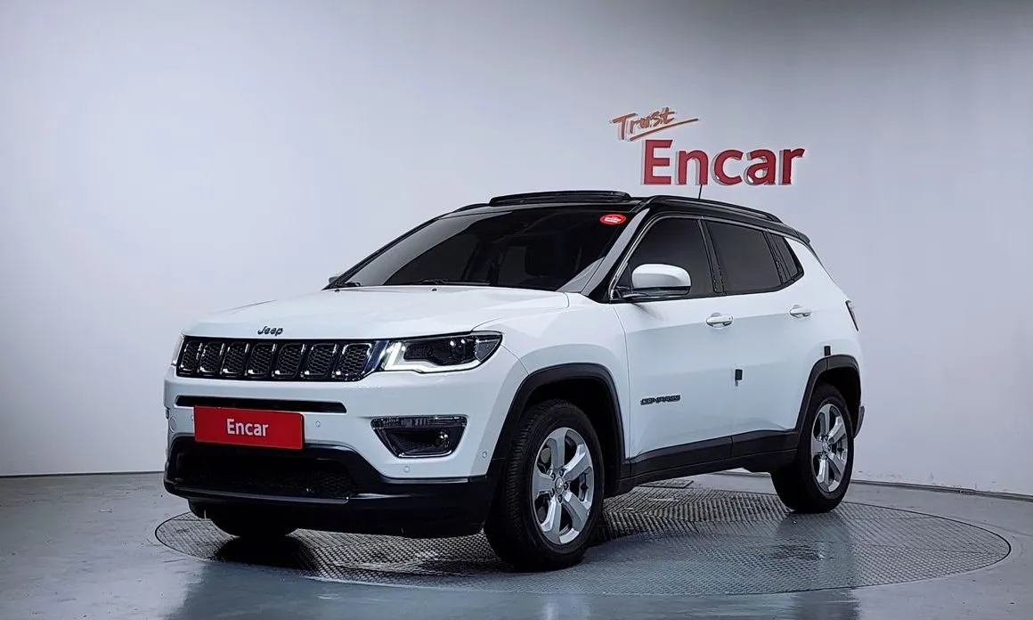 Jeep Compass — фото 1