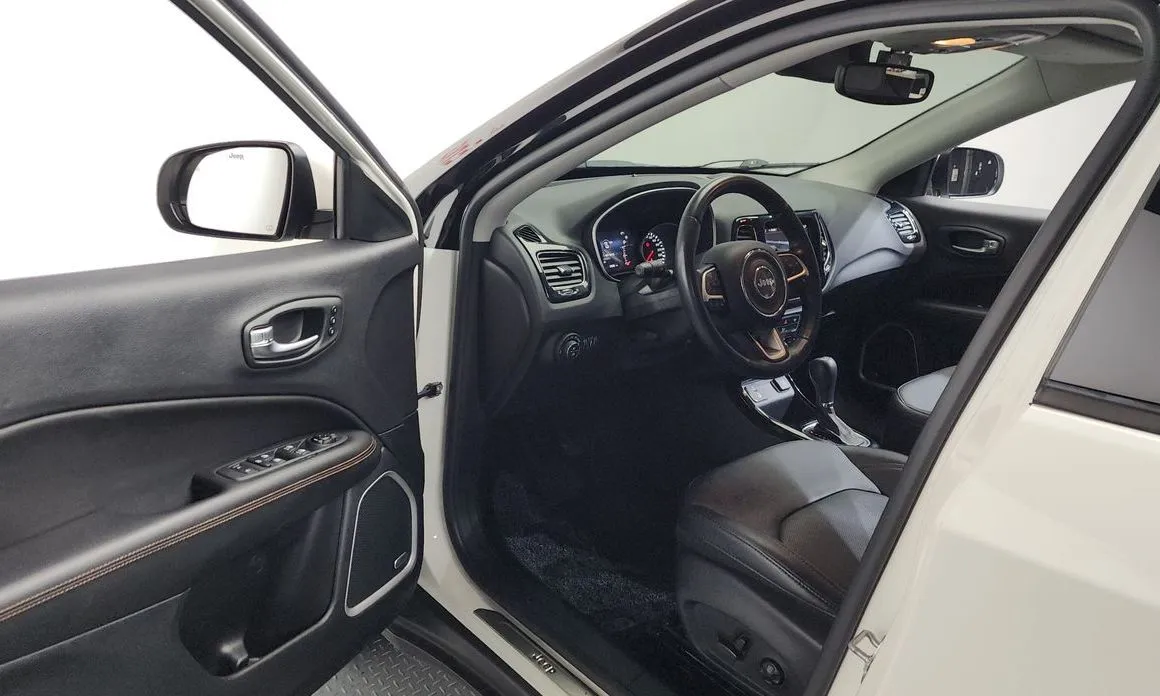 Jeep Compass — фото 4