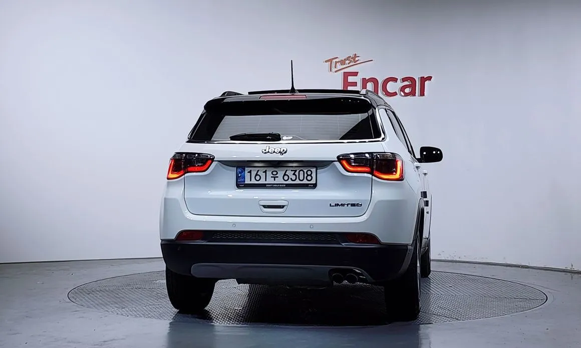 Jeep Compass — фото 2