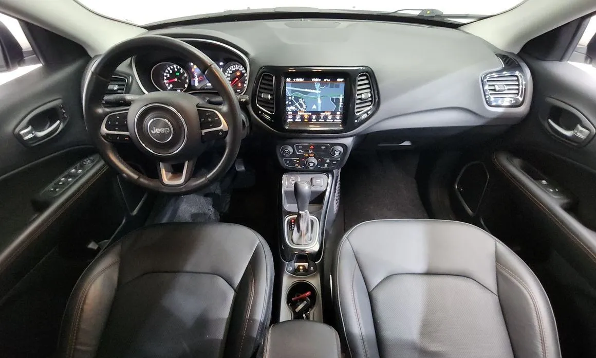 Jeep Compass — фото 10