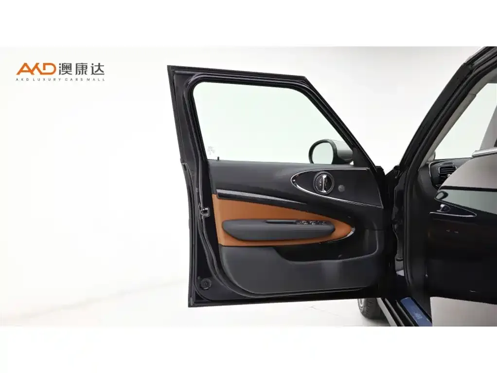 MINI Clubman — фото 3