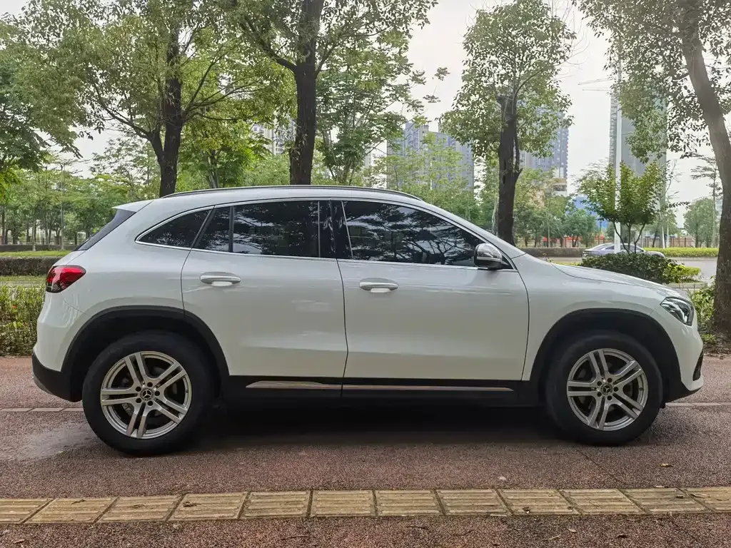 Mercedes-Benz GLA — фото 6