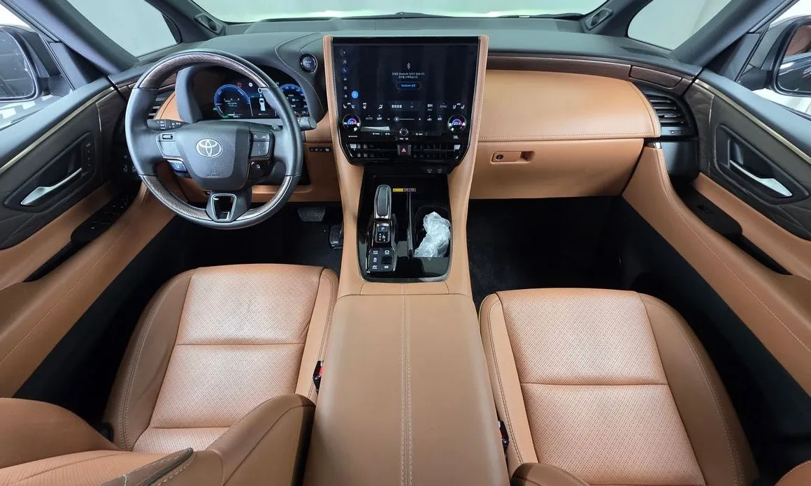 Toyota Alphard — фото 7