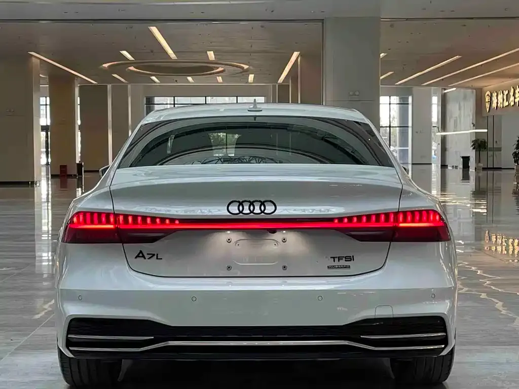 Audi A7L — фото 5