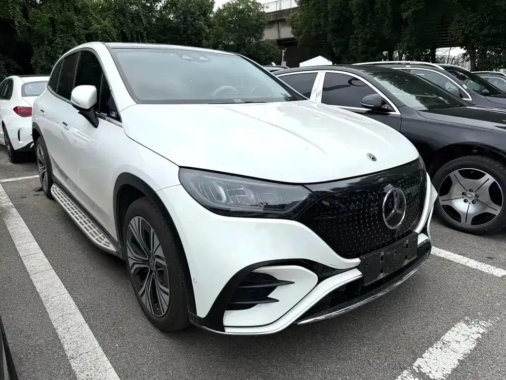 Mercedes-Benz EQE SUV — фото 7