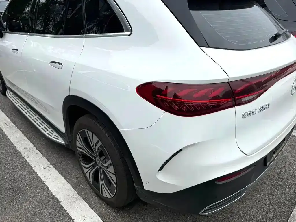 Mercedes-Benz EQE SUV — фото 5