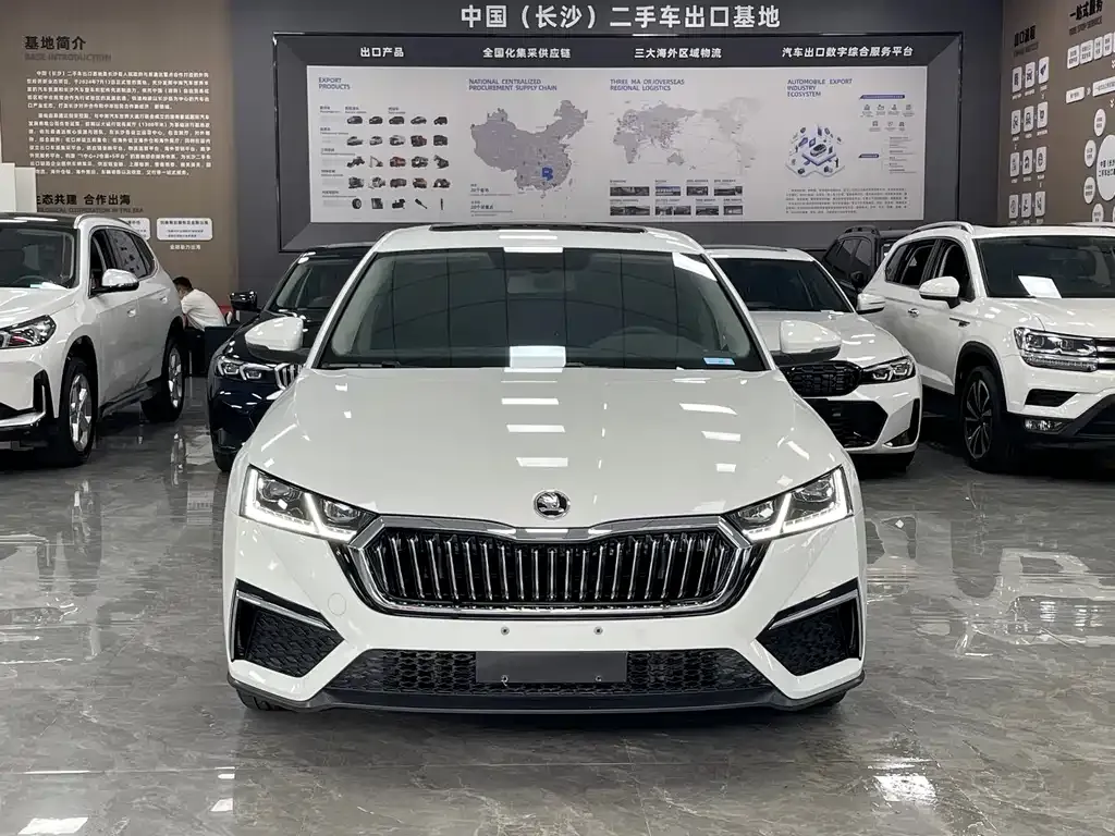 Skoda Octavia — фото 2