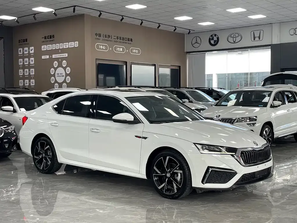 Skoda Octavia — фото 10