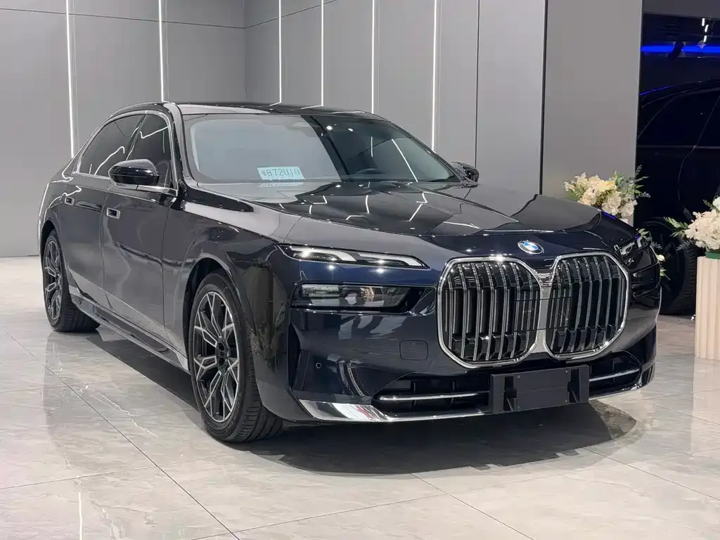BMW 7 Series — фото 4