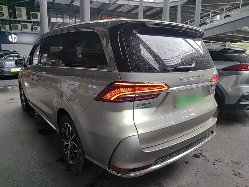 Roewe iMAX8 New Energy — фото 6