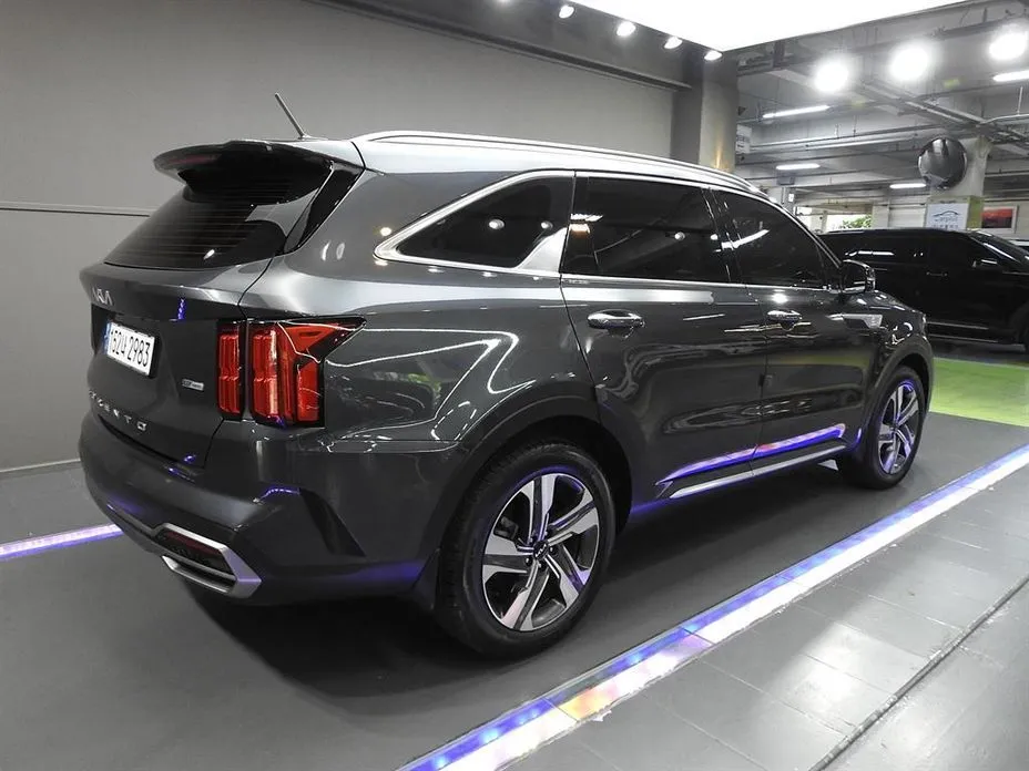 Kia Sorento — фото 7