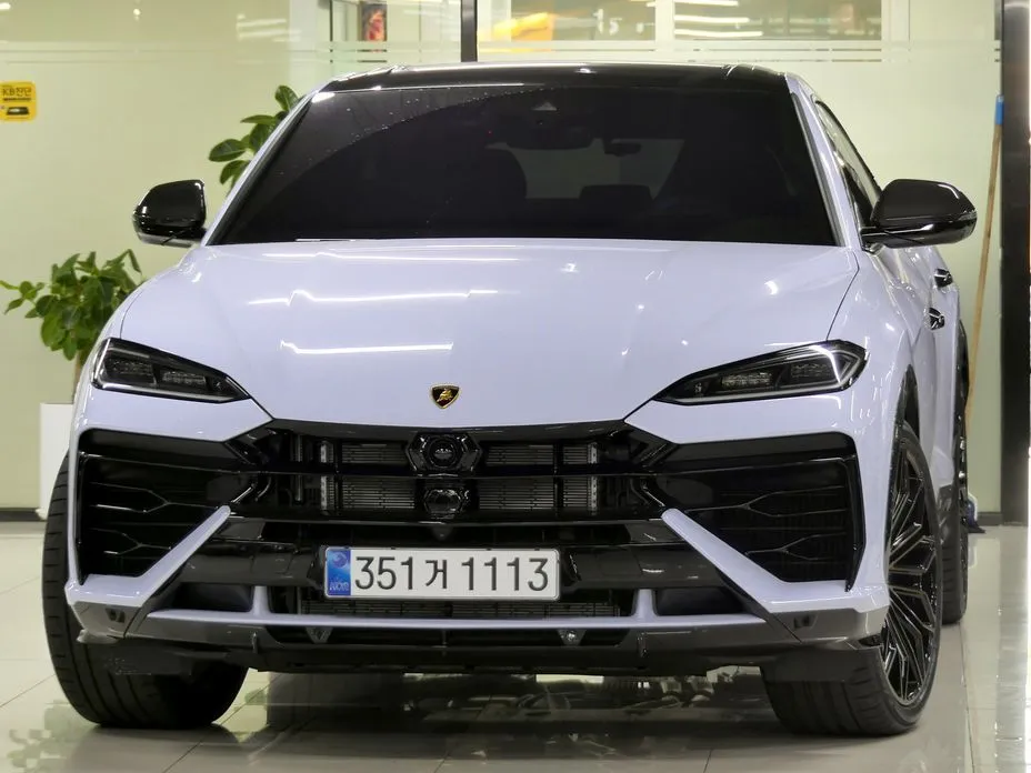 Lamborghini Urus — фото 1