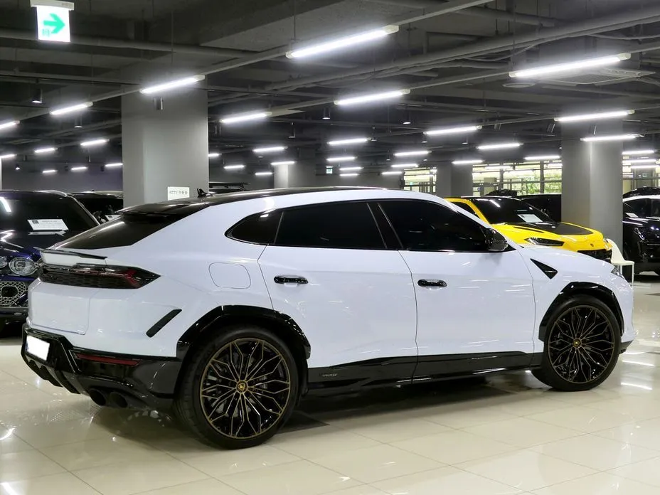 Lamborghini Urus — фото 10