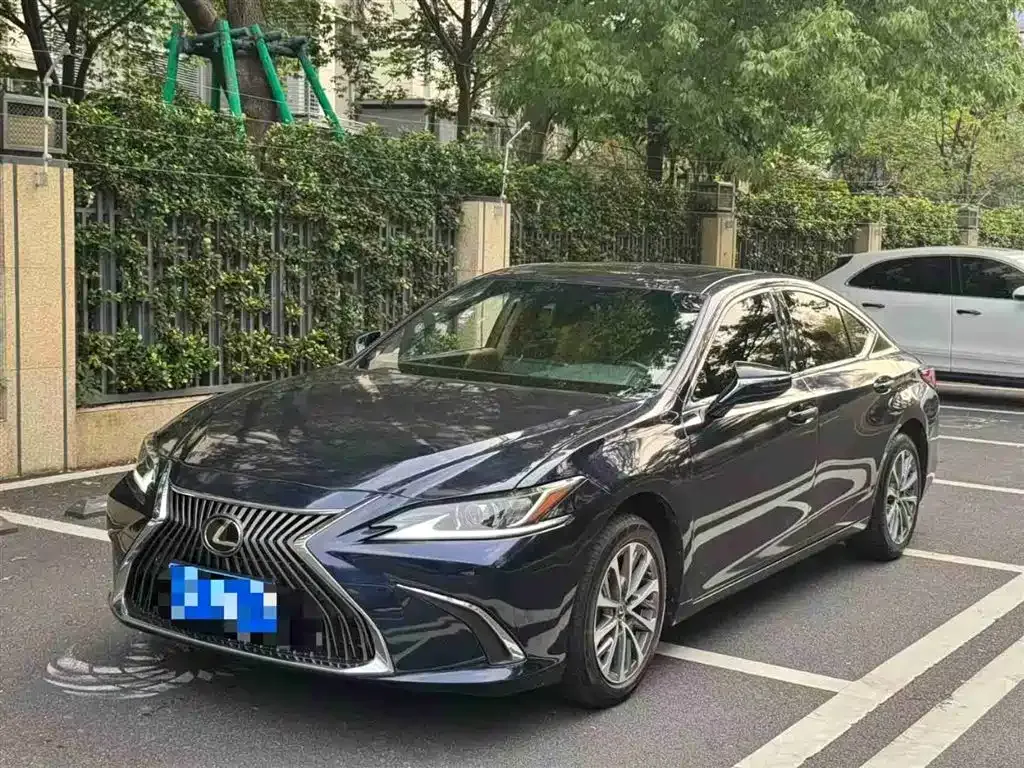 Lexus ES — фото 5
