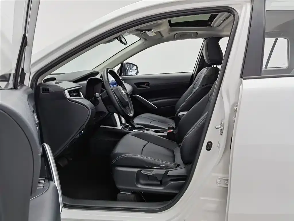 Toyota Corolla Cross — фото 10