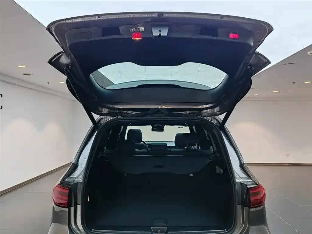 Mercedes-Benz GLB AMG — фото 10