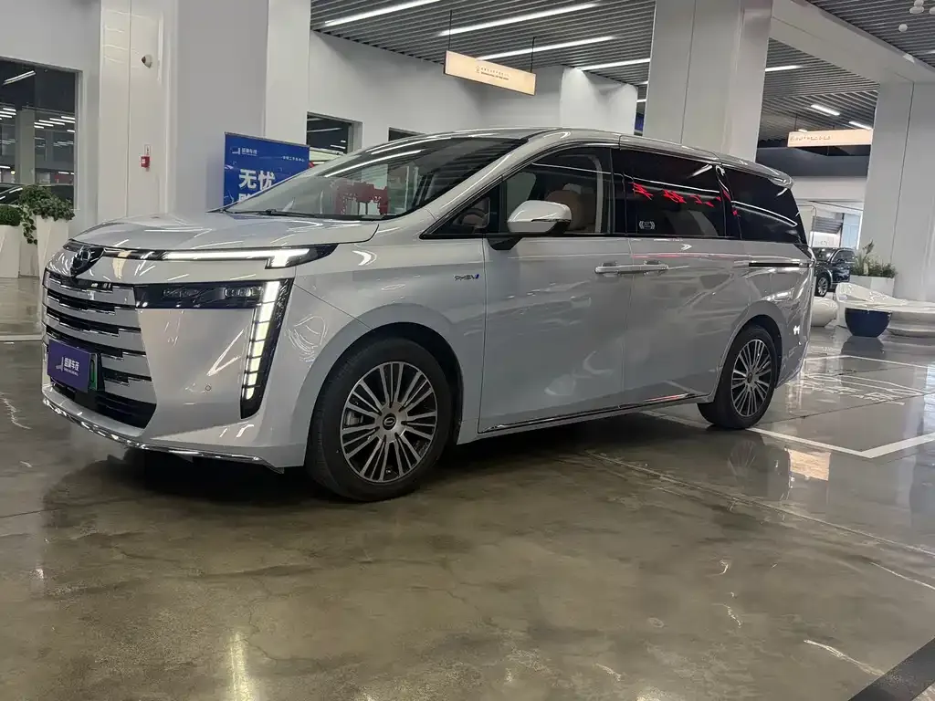 GAC Motor 传祺E8 PHEV — фото 1