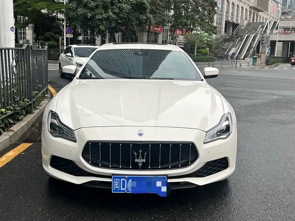 Maserati Quattroporte — фото 8