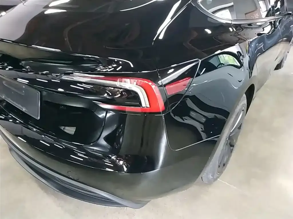 Tesla Model 3 — фото 4