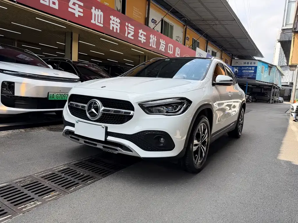 Mercedes-Benz GLA — фото 1