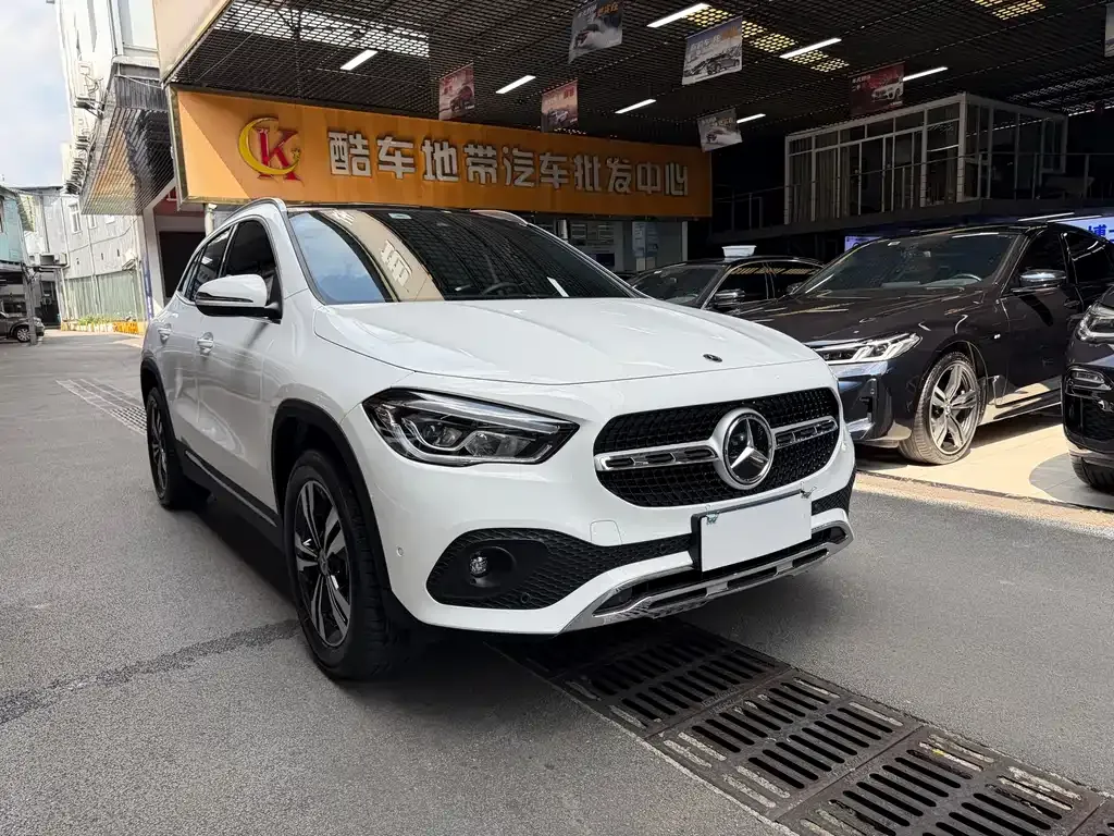Mercedes-Benz GLA — фото 10