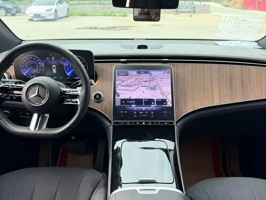 Mercedes-Benz EQE SUV — фото 8