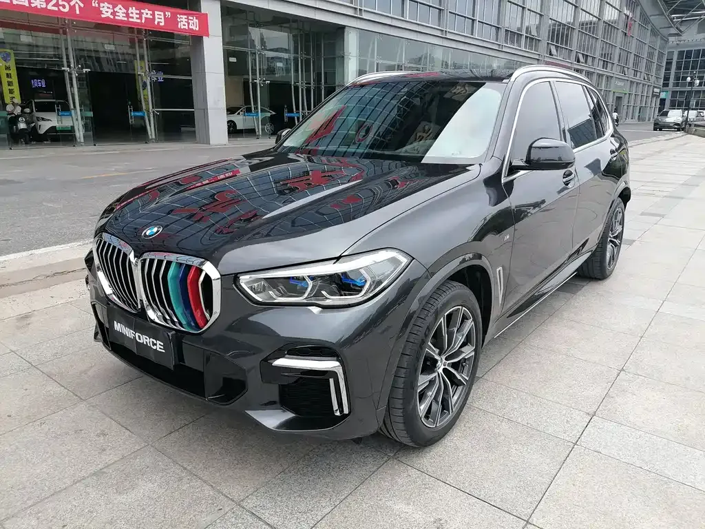 BMW X5 — фото 1