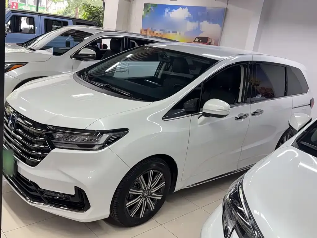 Honda Odyssey — фото 1