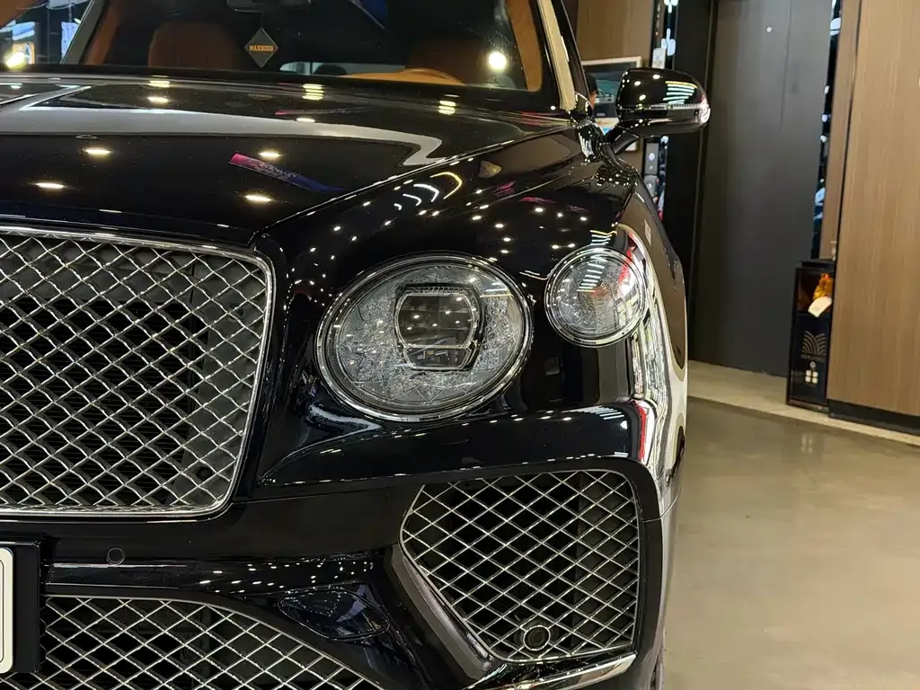 Bentley Bentayga — фото 6