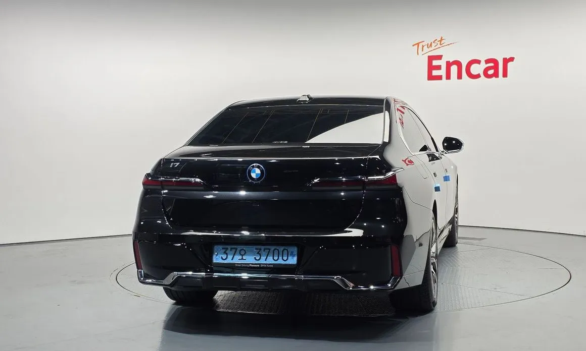 BMW i7 — фото 3