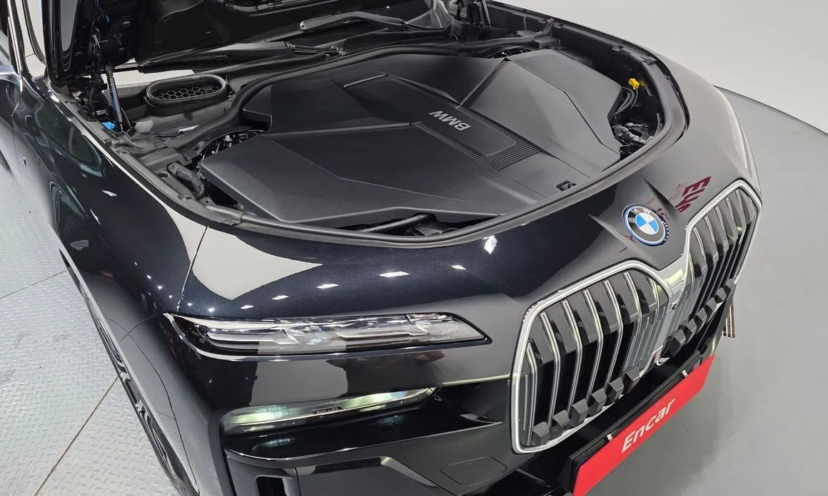 BMW i7 — фото 9