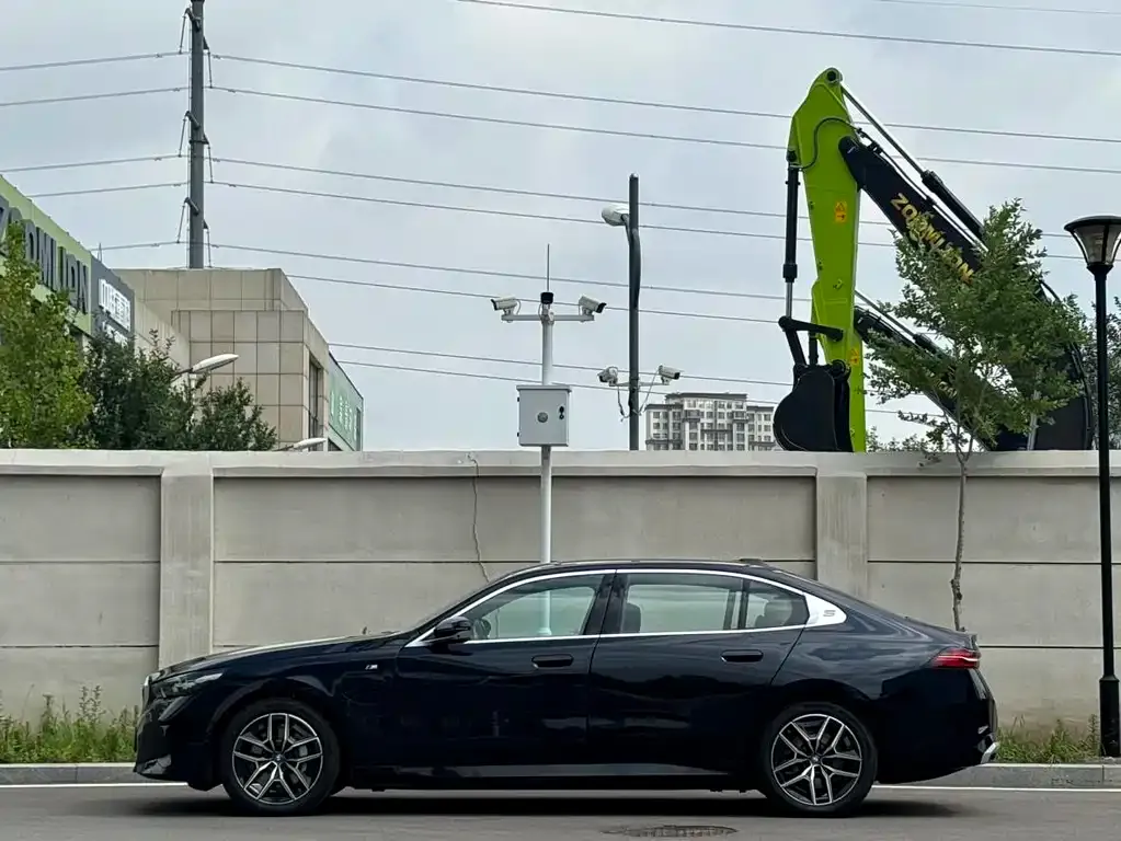 BMW i5 — фото 4
