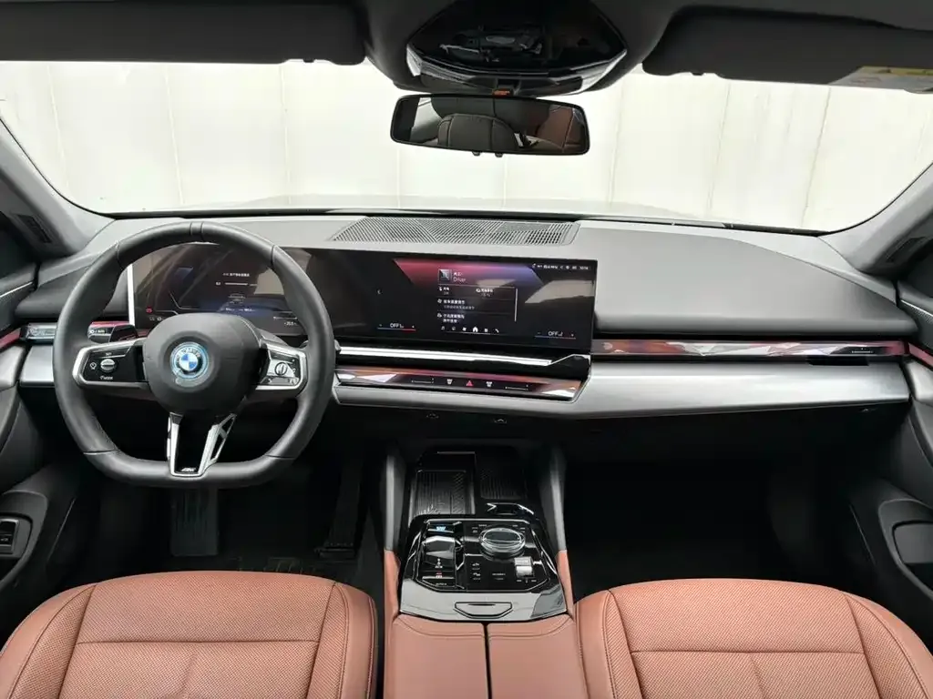 BMW i5 — фото 9