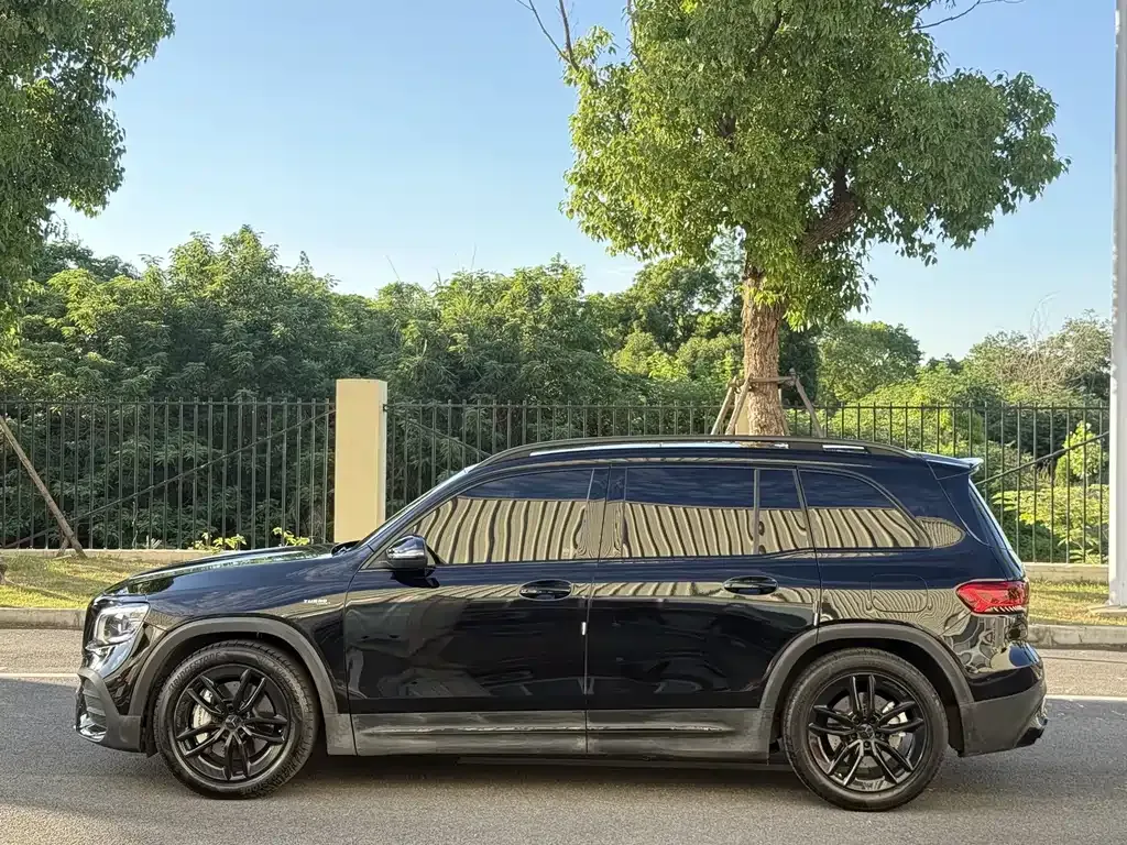 Mercedes-Benz GLB AMG — фото 5