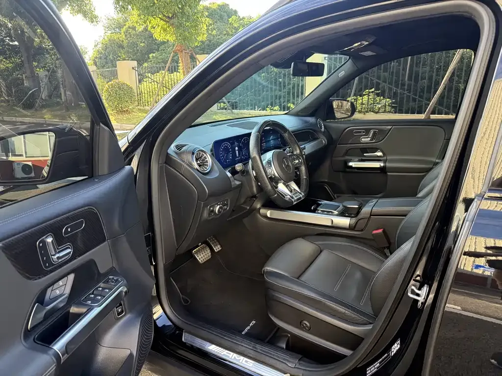 Mercedes-Benz GLB AMG — фото 7