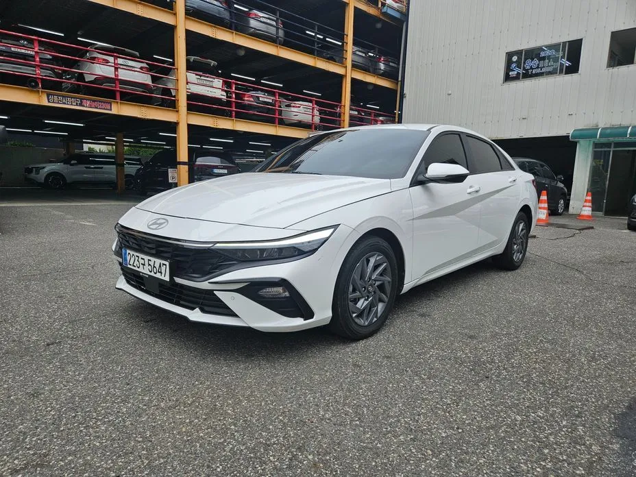 Hyundai AVANTE — фото 1