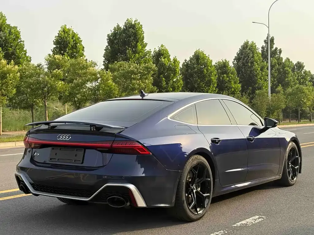 Audi A7 — фото 9