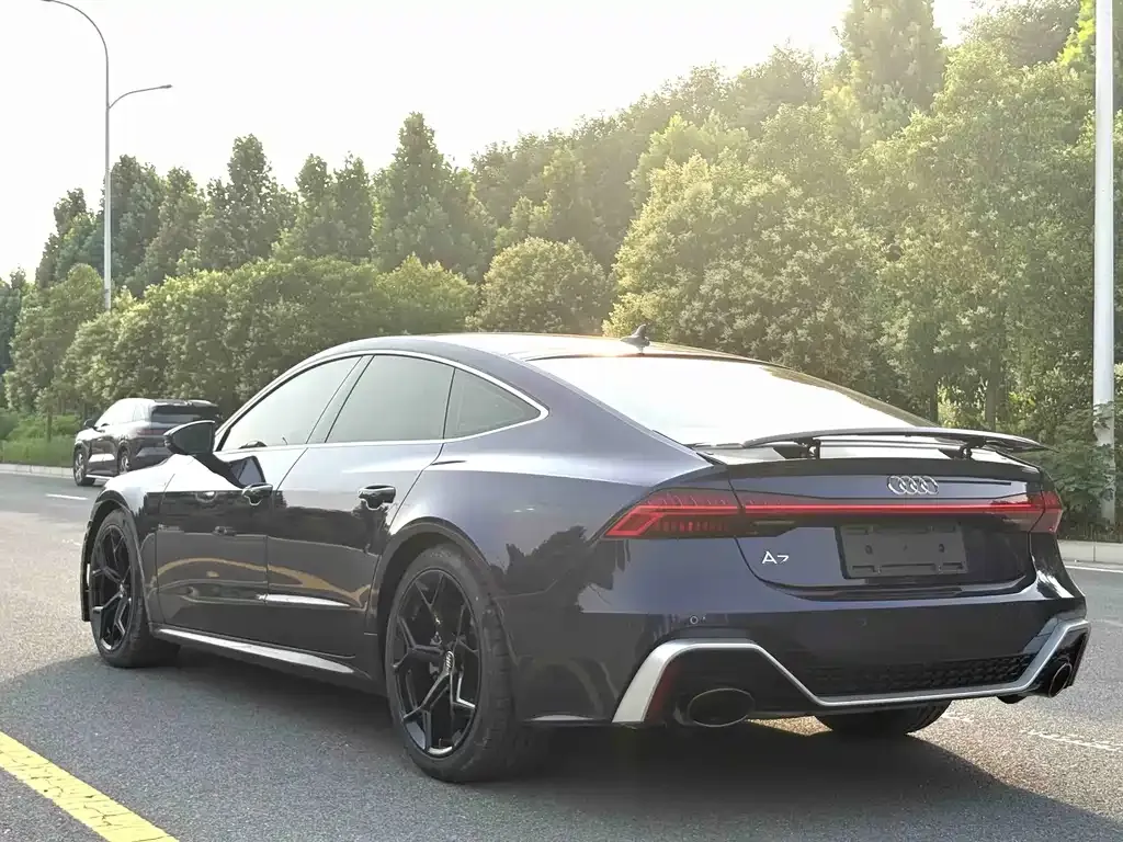 Audi A7 — фото 5