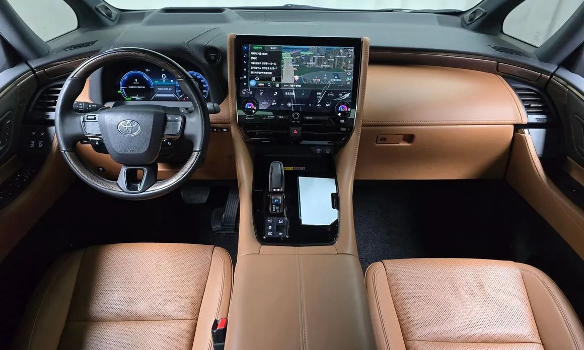 Toyota Alphard — фото 10
