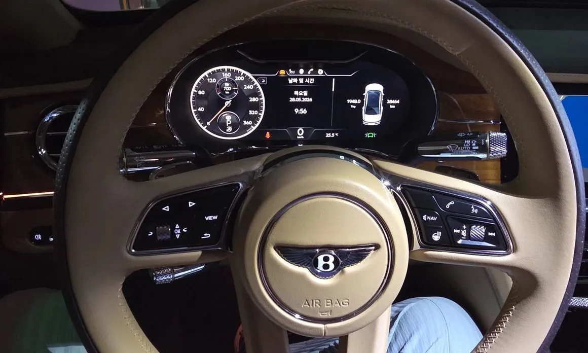 Bentley Flying Spur — фото 9